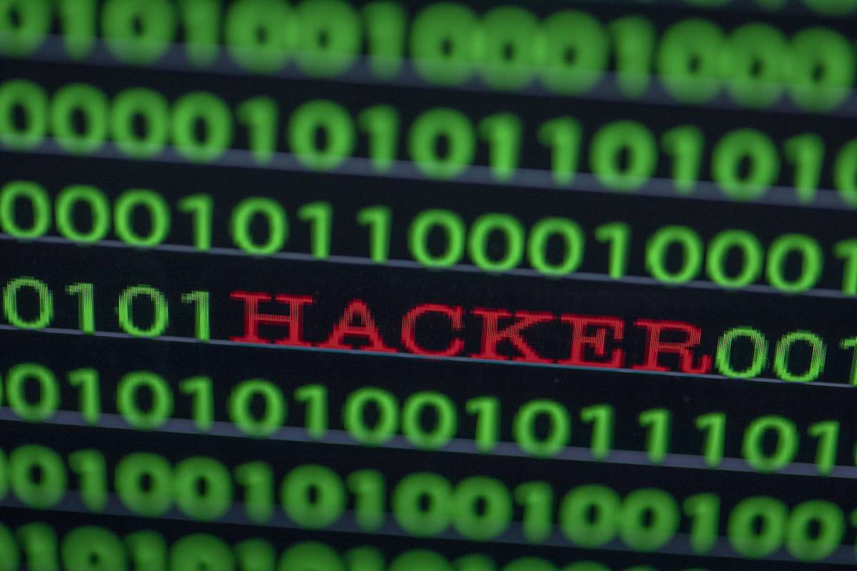 La cyber-guerra a colpi di hacker. Anonymous: "Putin ha mentito a tutti"