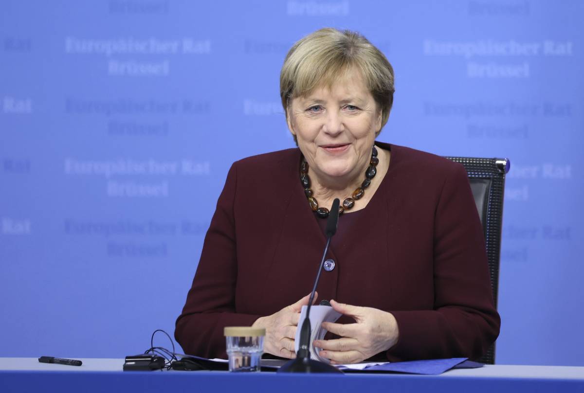Merkel, ultima serenata. Addio e onori militari (a ritmo di musica punk)