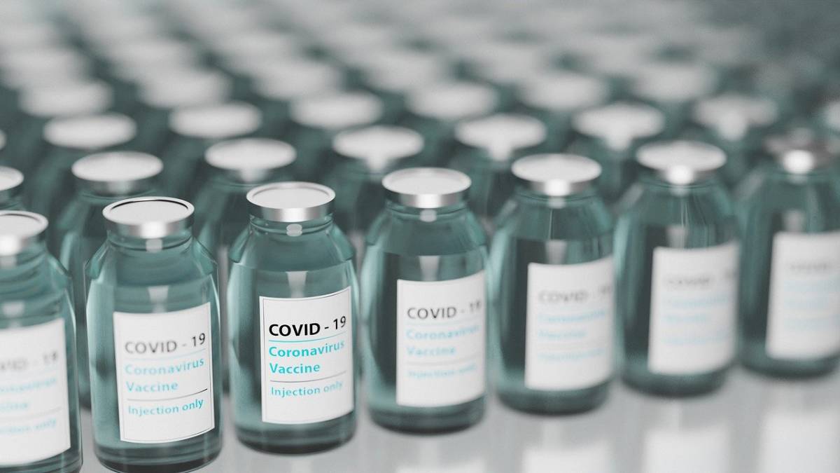 Covid, i vaccini cinque volte più efficaci nel prevenire l'ospedalizzazione