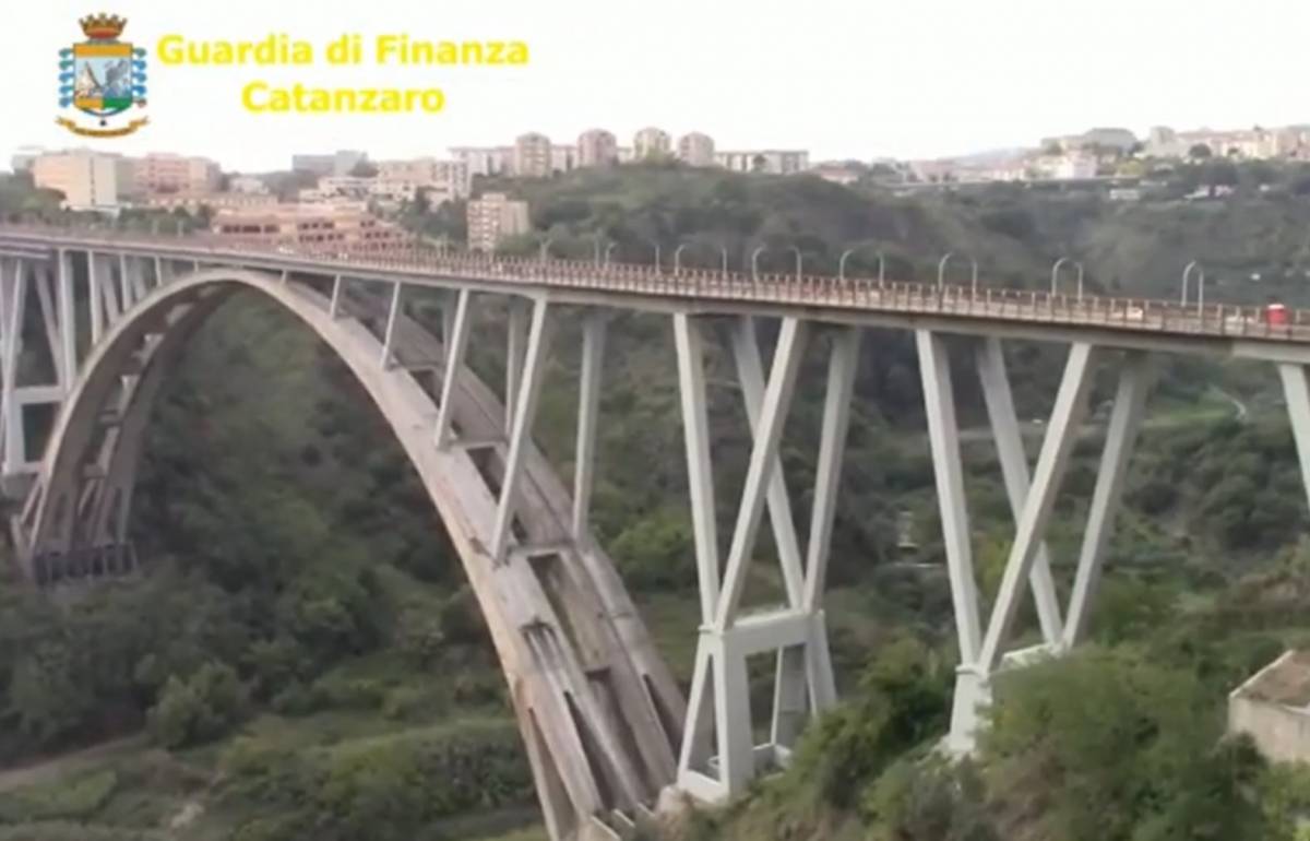 Viadotto Catanzaro sequestrato: "Prodotti scadenti"