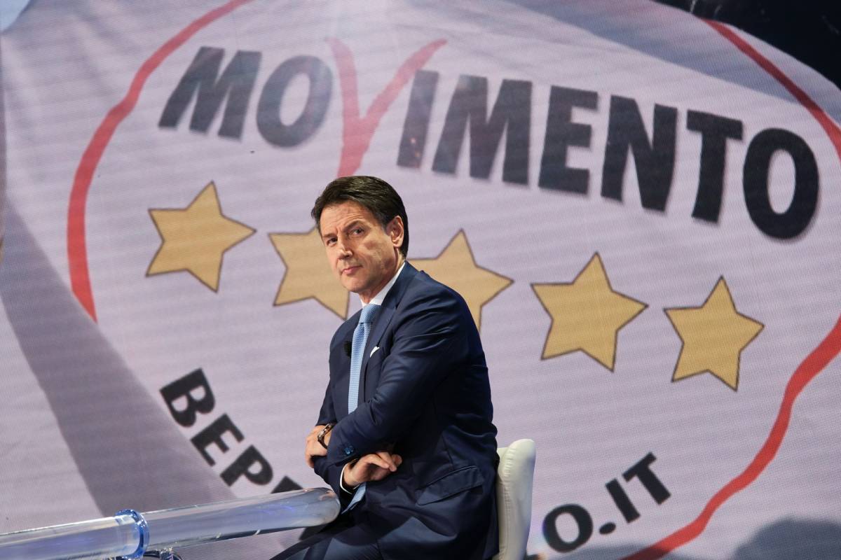 Conte aggredisce Renzi su Open e conferenze. Matteo: ti sfido in tv