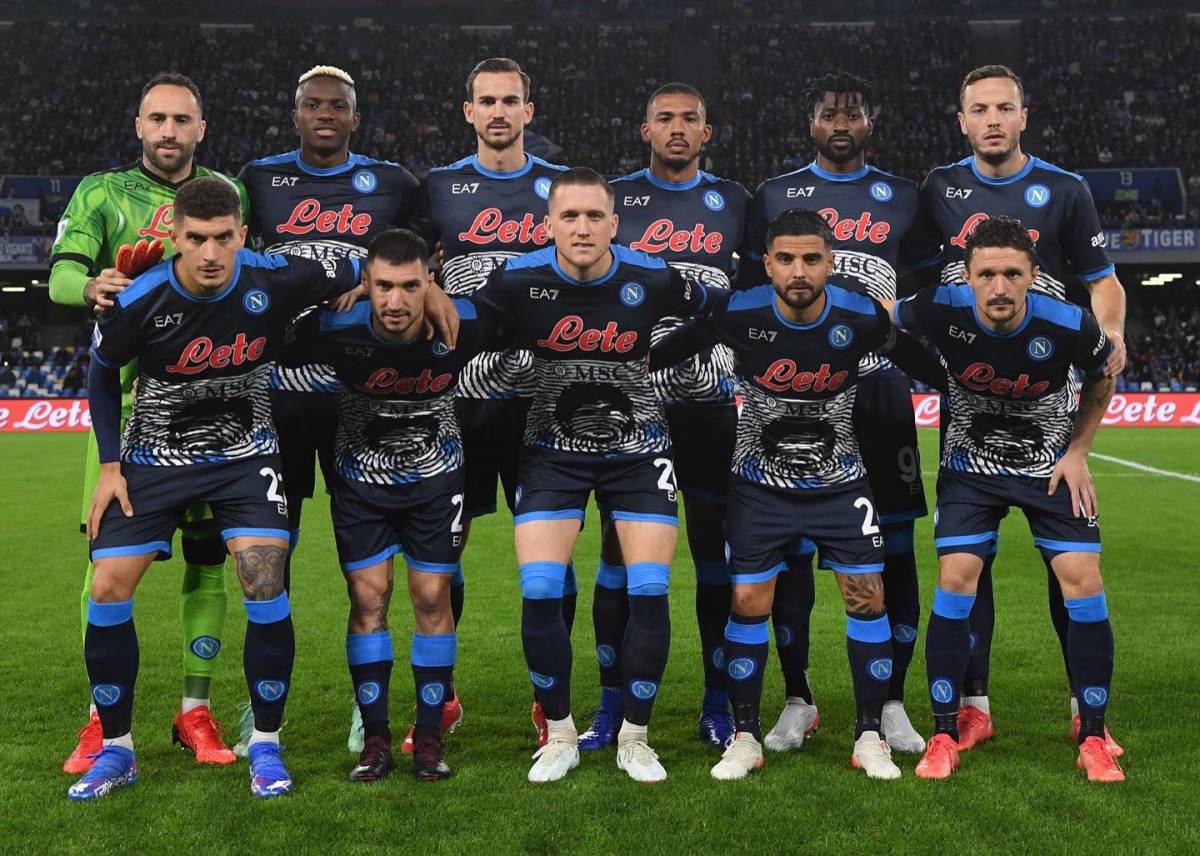 Sequestrate oltre milleduecento magliette del Napoli calcio false 