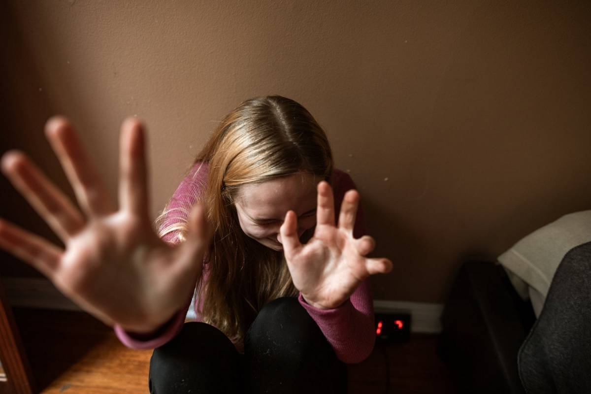 "Nostra figlia è stata molestata dalla maestra". Denuncia dei genitori di una bimba di 10 anni