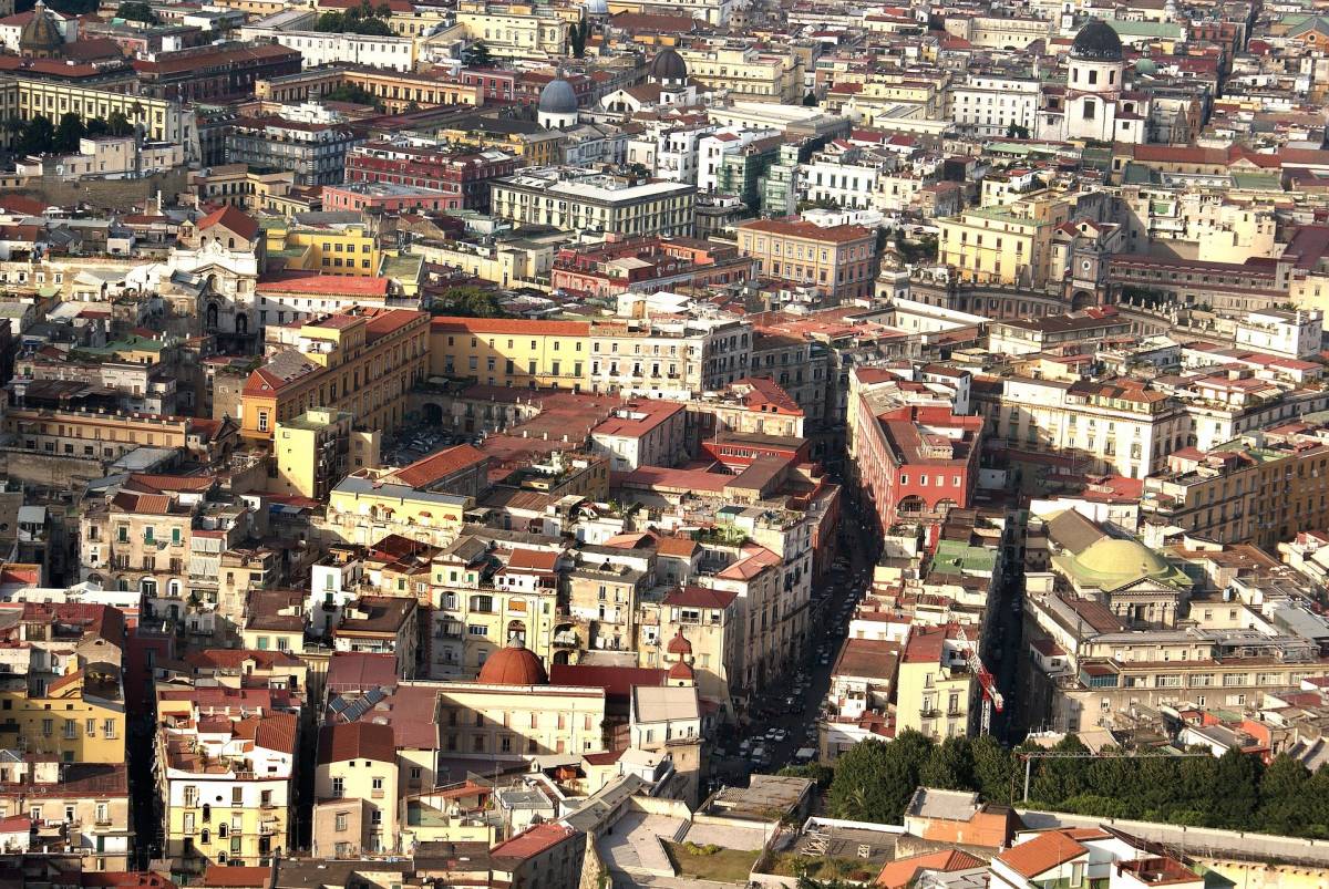 Pignasecca e i Quartieri Spagnoli: tutti i colori di Napoli