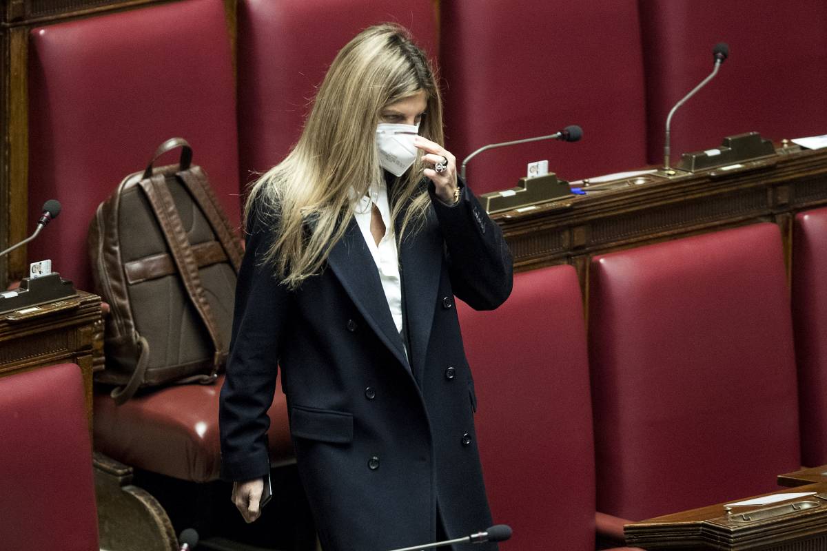 "È emergenza di Stato. Le donne perseguitate devono avere la scorta"