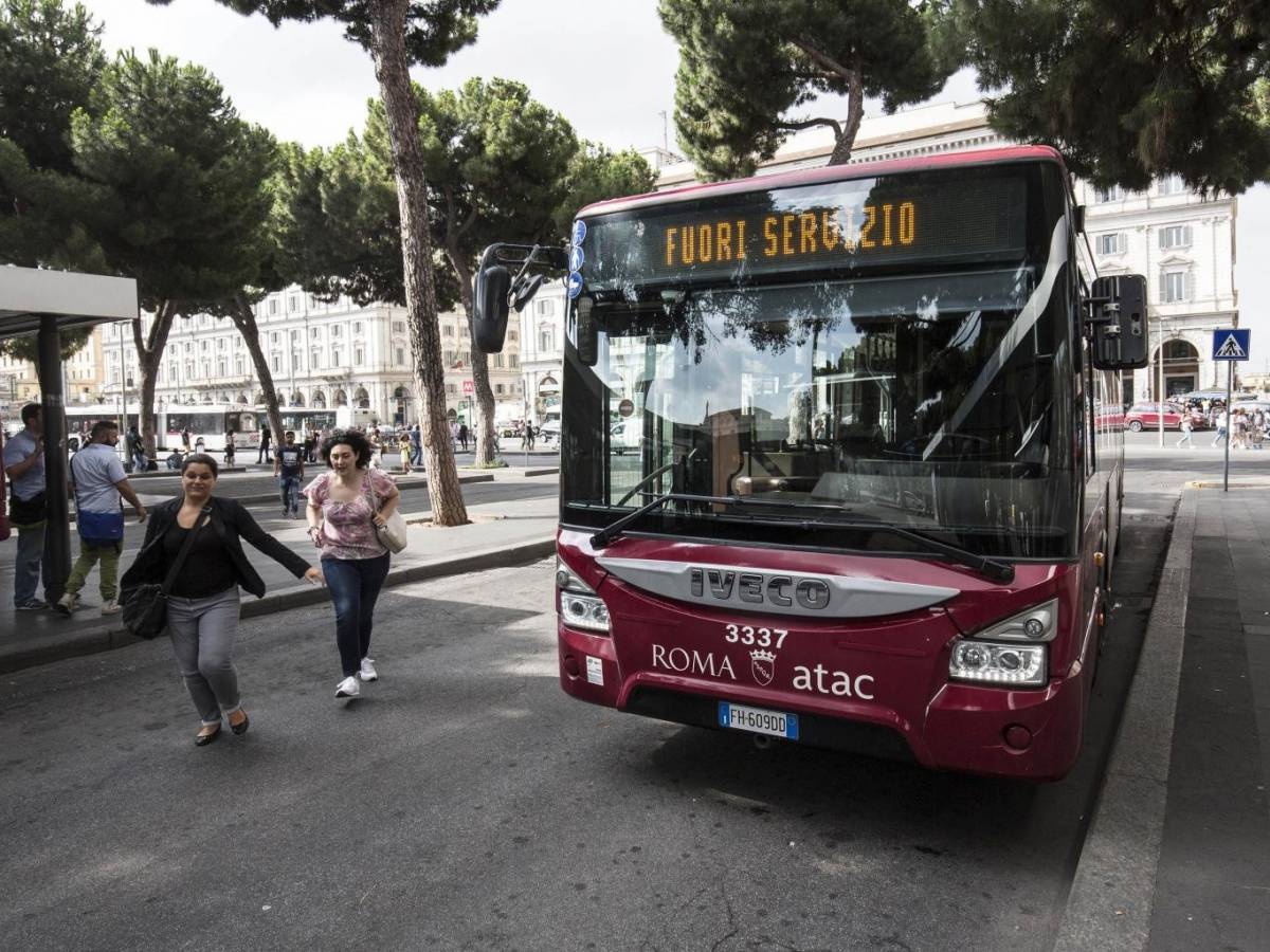 Atac, arrivano gli autisti in affitto. Ira dei sindacati