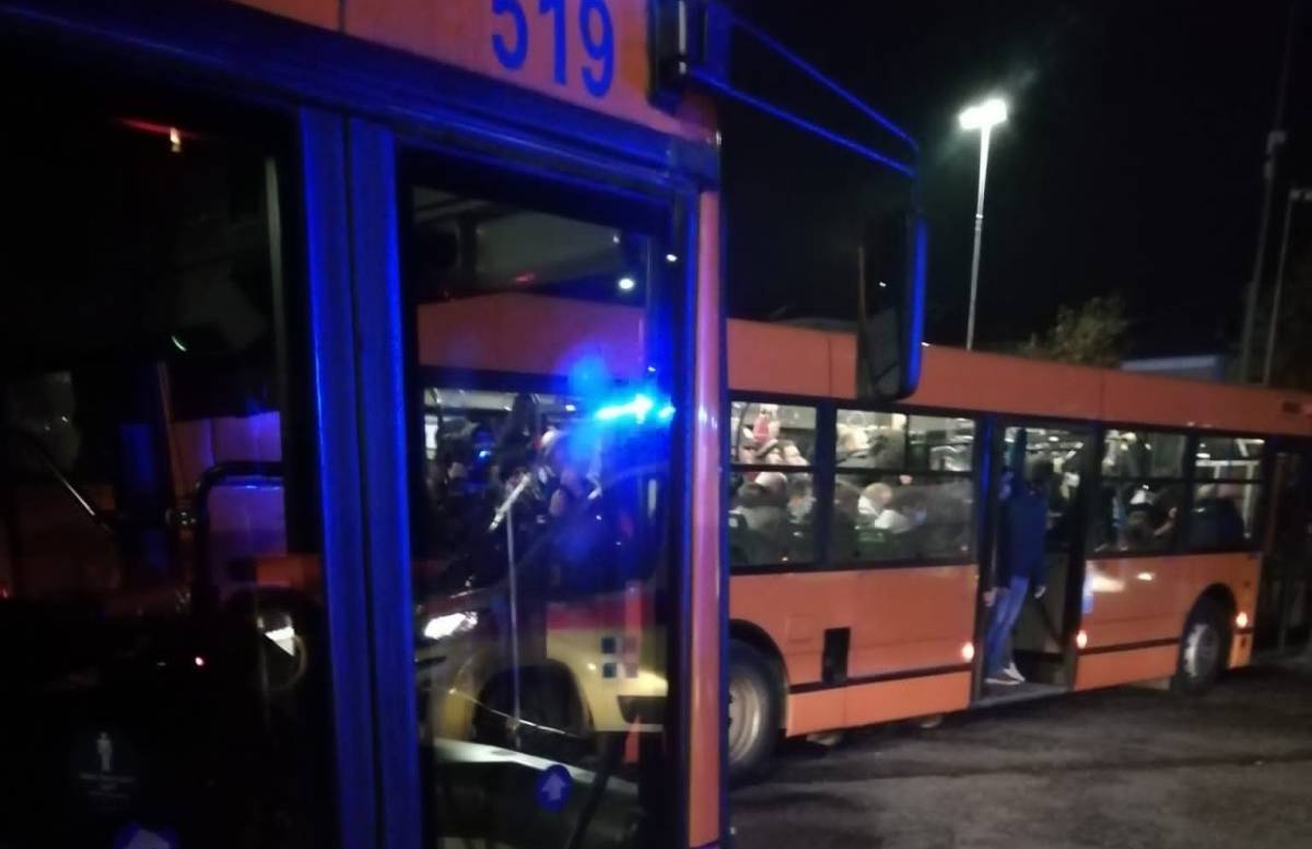 Autobus Atac devastati dai tifosi inglesi, gli autisti protestano