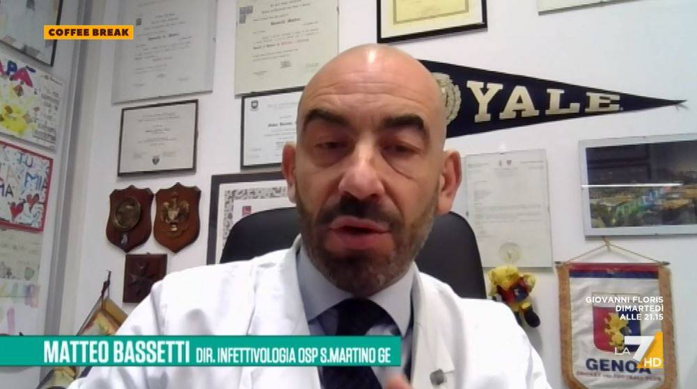 "Cosa ci aspetta dopo la terza dose": la "profezia" di Bassetti per il 2022