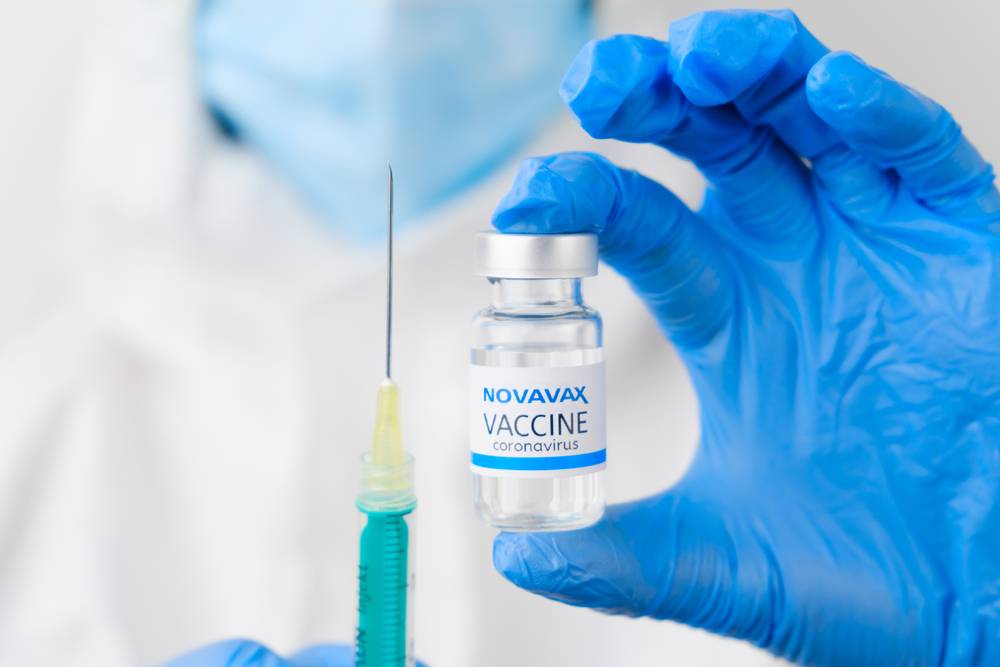 Ema approva il vaccino Novavax: il primo a base proteica contro il Covid