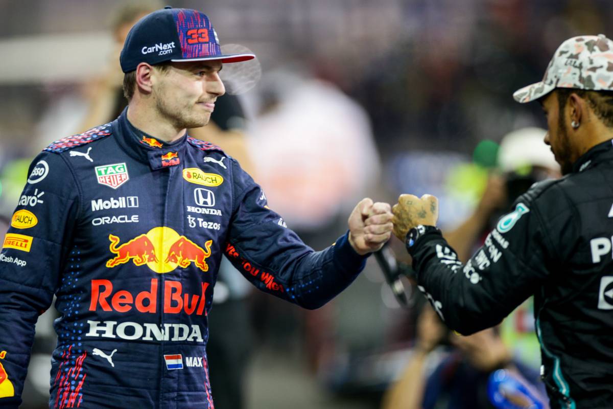 Il "pugno" di Max a Lewis per un Mondiale all'ultimo giro