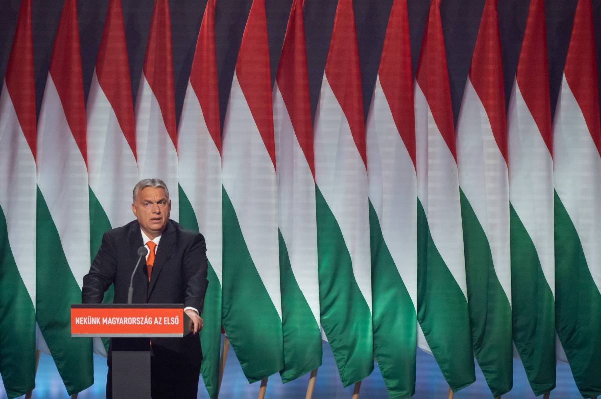 Se non sblocca gli aiuti a Kiev l'Europa taglierà i fondi a Orbán