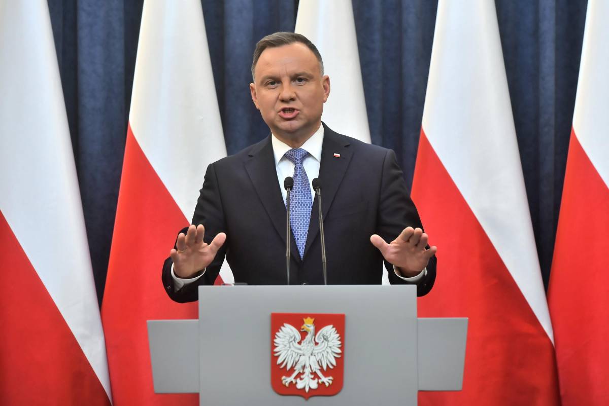 Polonia, Duda blocca la legge contro i media "filo americani"