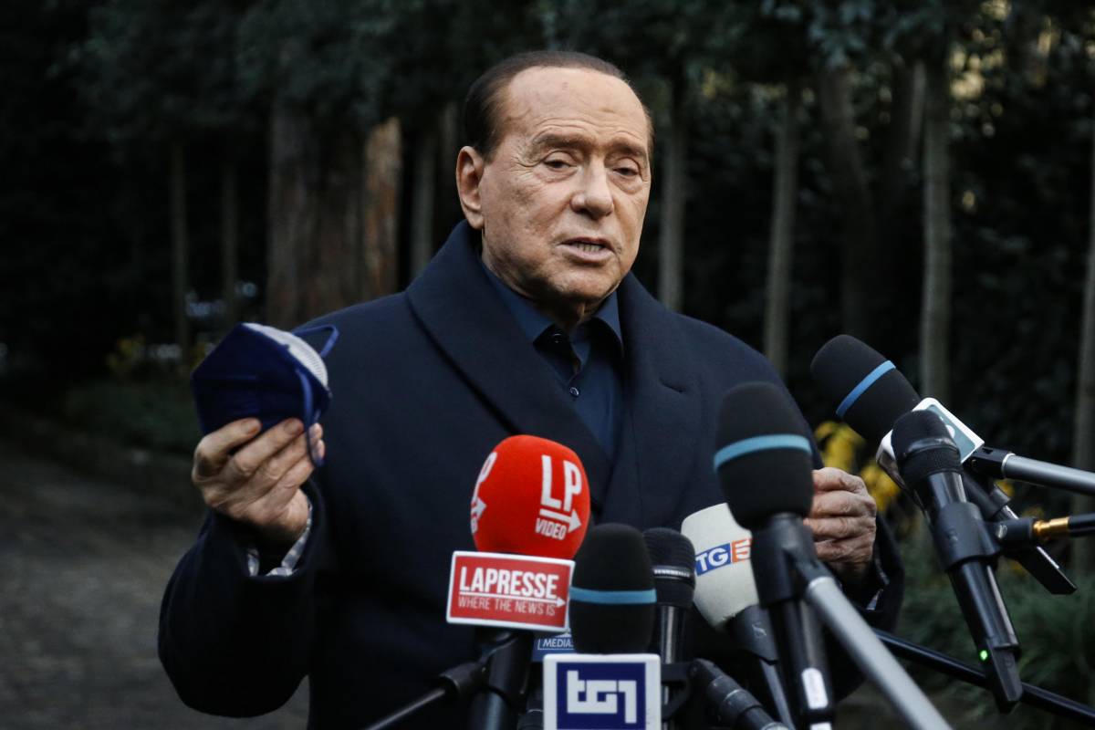 Berlusconi: "Grazie a chi si è vaccinato. Solo uniti si riparte"