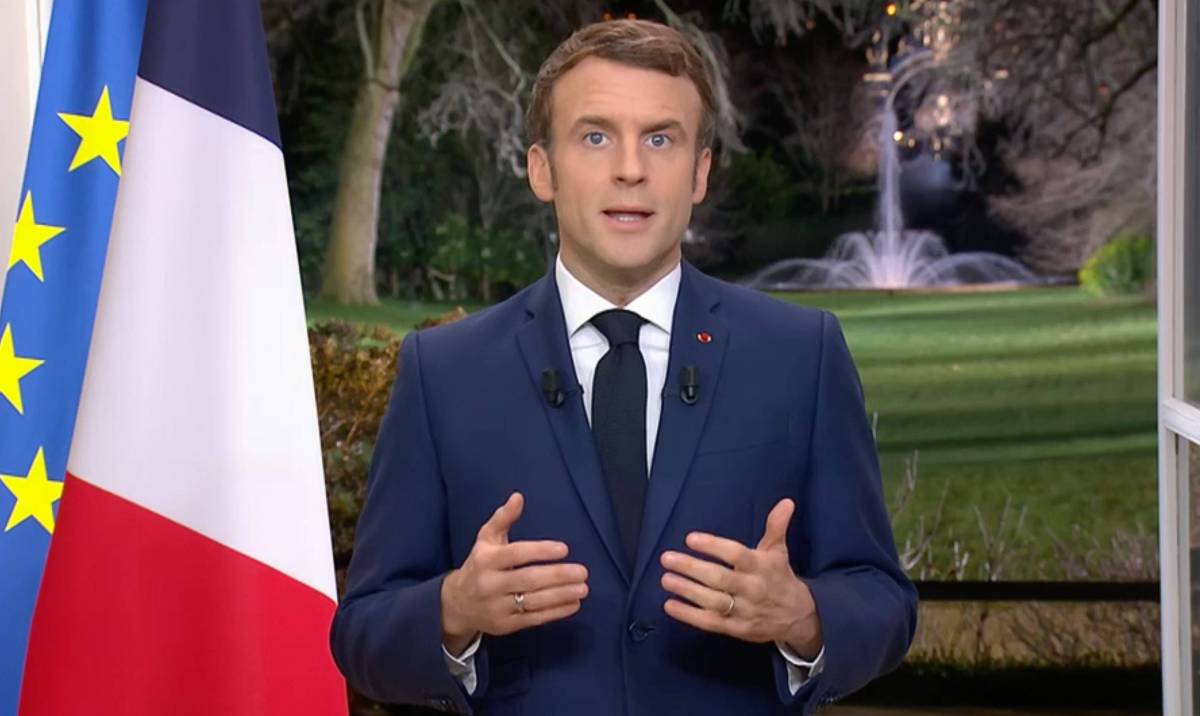"Parigi nel mirino", "Accuse inaccettabili". Scontro tra Macron e il Cremlino