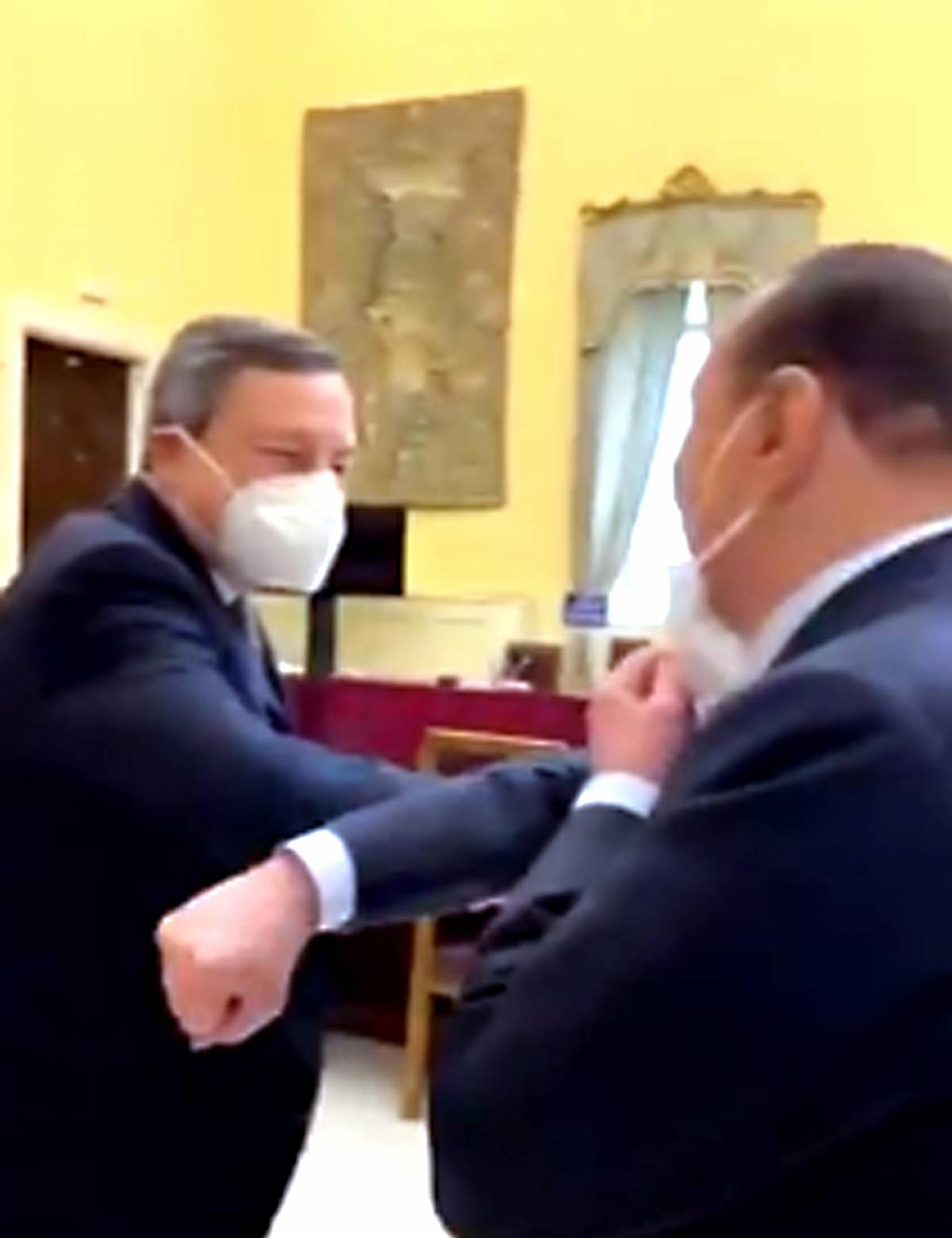 Draghi telefona a Berlusconi: cosa si sono detti