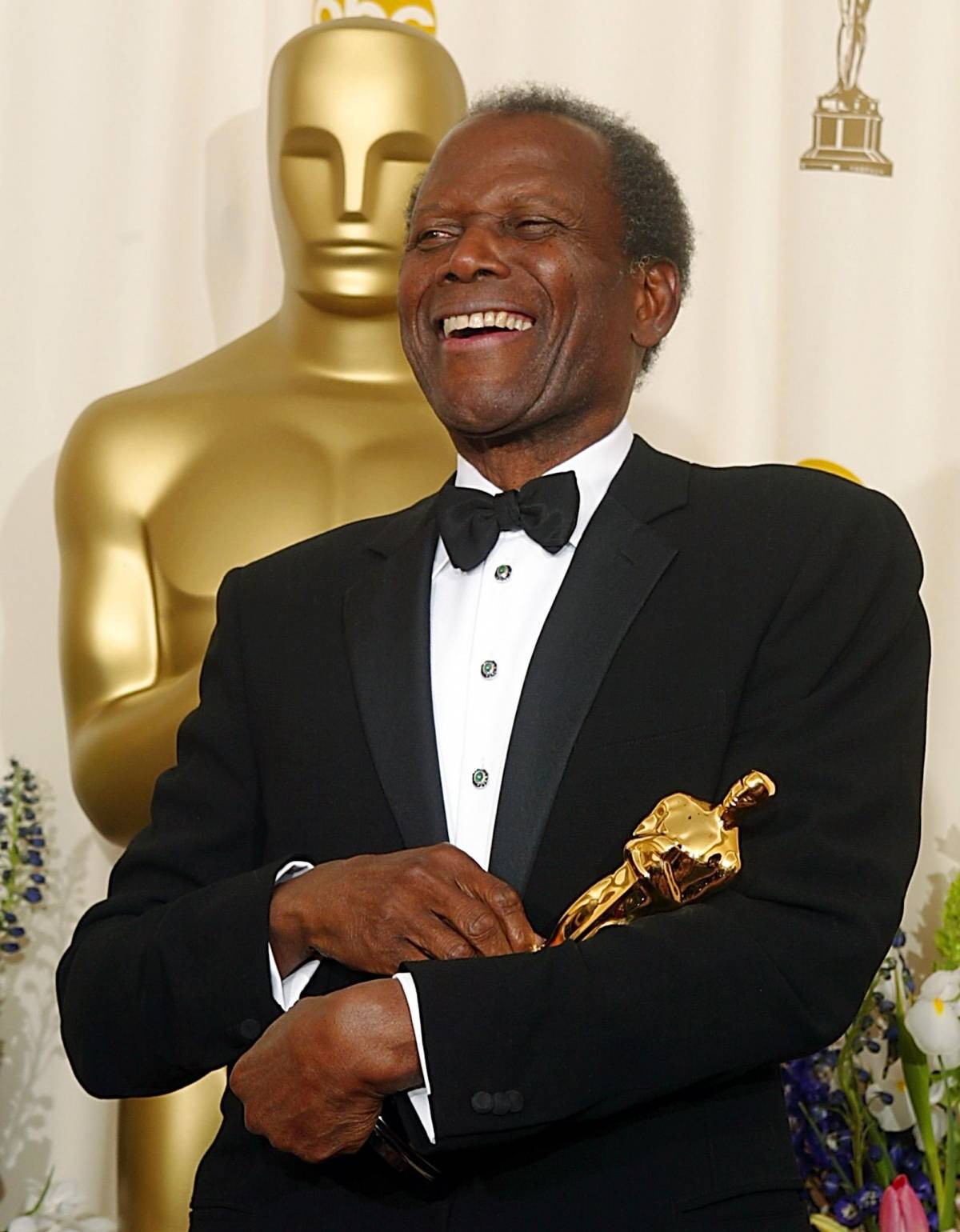 Morto Sidney Poitier, primo attore afro a ricevere l'Oscar