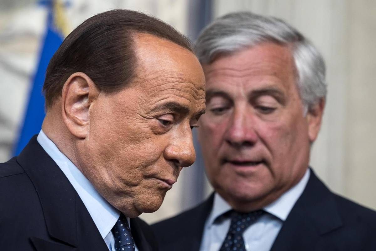 Forza Italia detta la linea: "Draghi premier senza rimpasti. Basta veti"