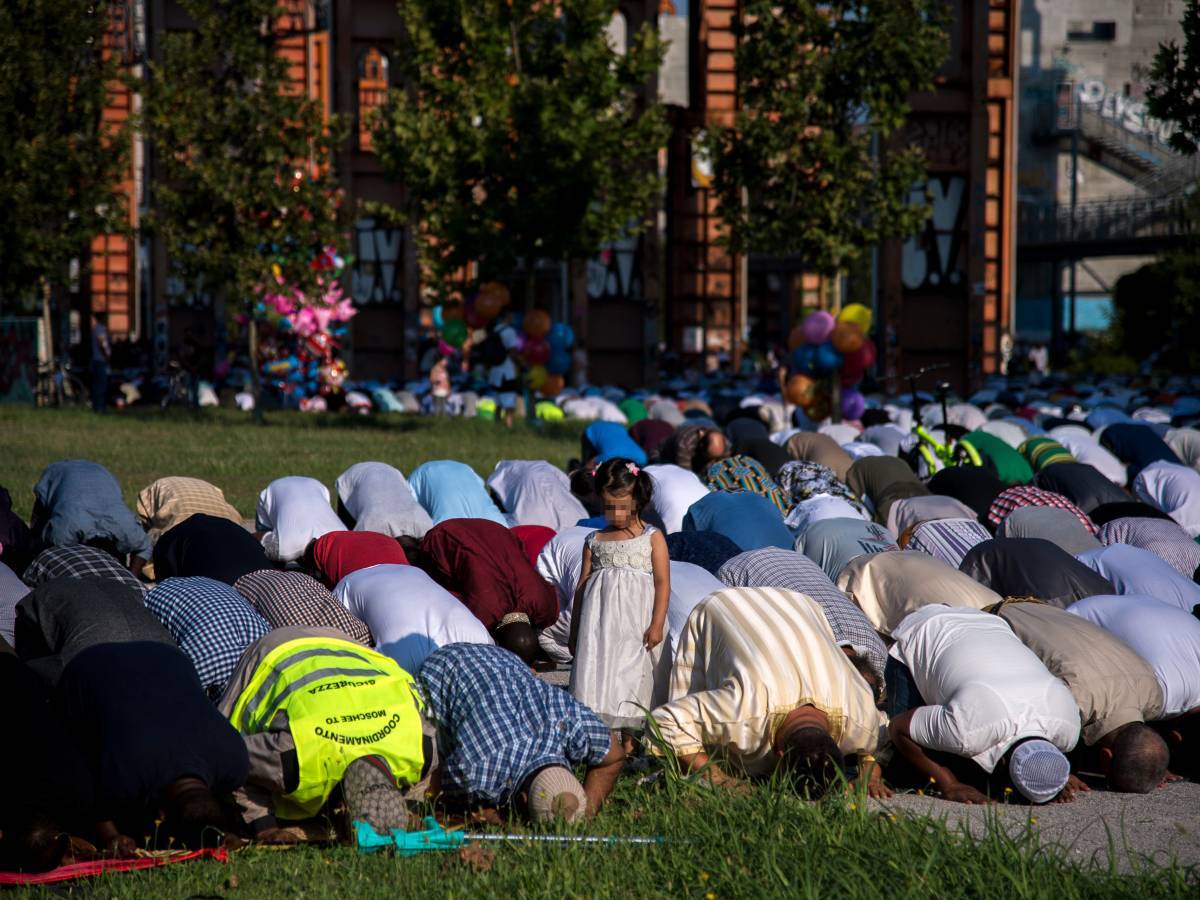 Nuova moschea in via Padova a Milano: "Come un ghetto islamico"