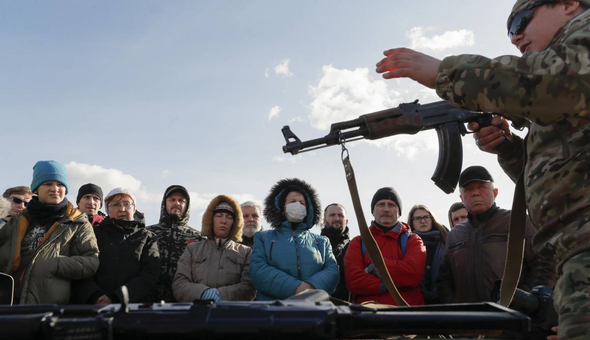 Stati Uniti ed Europa presi in contropiede: "Pronti a garantire la sovranità di Kiev"