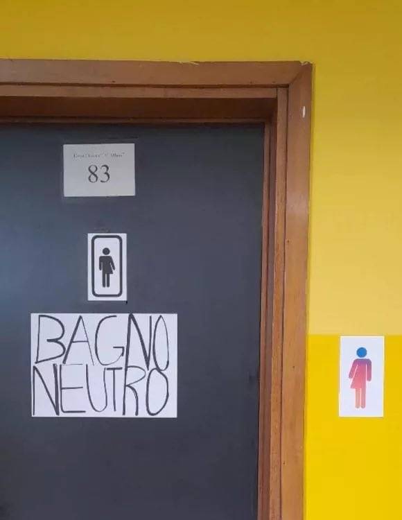 In un liceo di Torino arriva il "bagno neutro per i non binari"