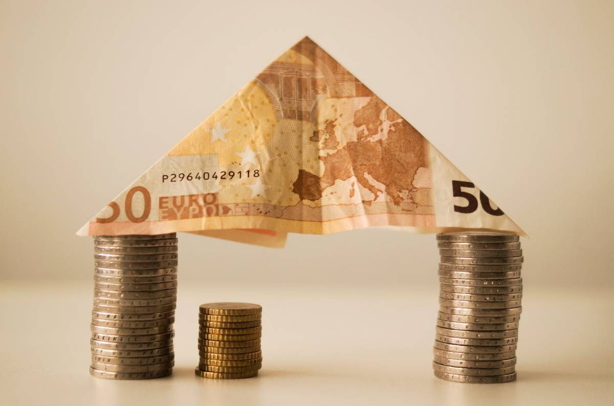 Come cambiano le rate dei mutui: aumenti fino a mille euro