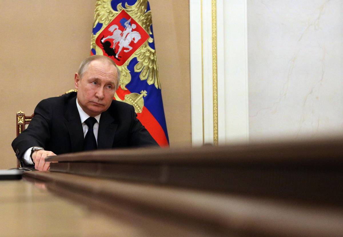 Scatta l'allarme dei servizi: "Putin è senza via di uscita"