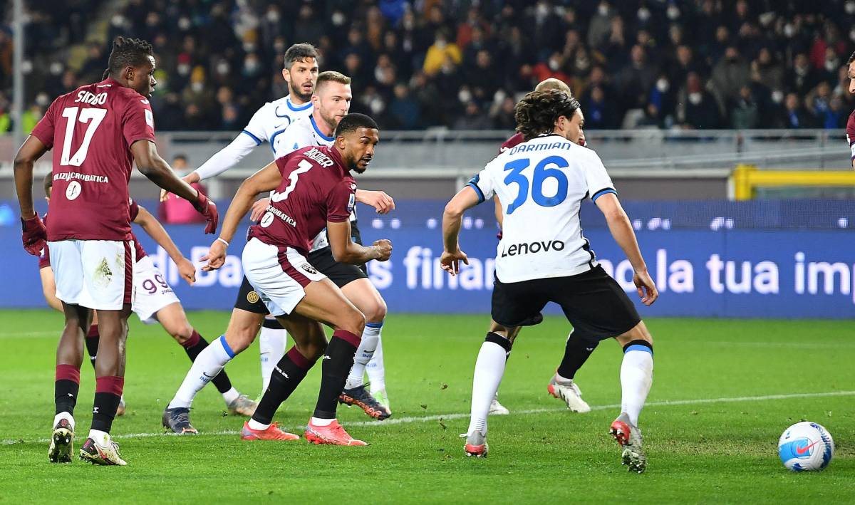 Torino-Inter, diffuso il dialogo tra Guida e Massa: "Ranocchia tocca la palla"