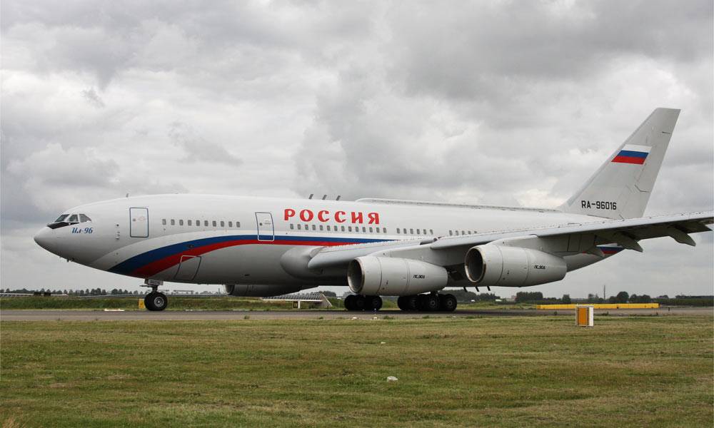 Bagno d’oro e pulsante per l’atomica: ecco il Putin Air Force