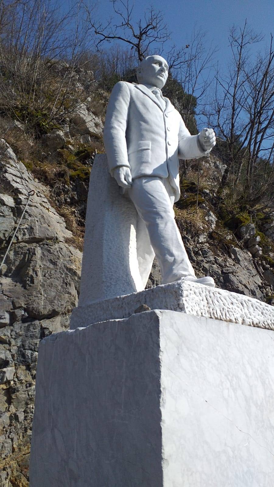 Dove si trova la statua di Putin in Italia. E ora c'è chi vuole rimuoverla