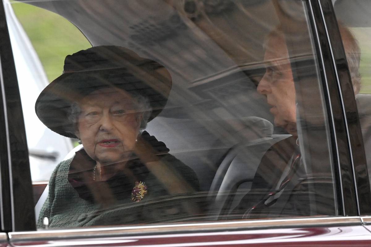 La regina Elisabetta ha riabilitato il principe Andrea?