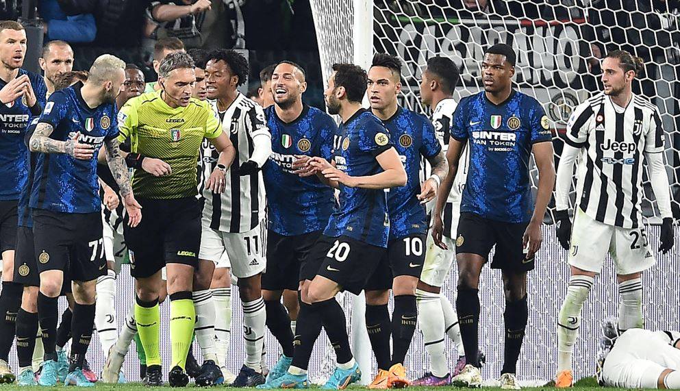 L'Inter vince il derby d'Italia "avvelenato" contro la Juventus. Si riapre la corsa scudetto
