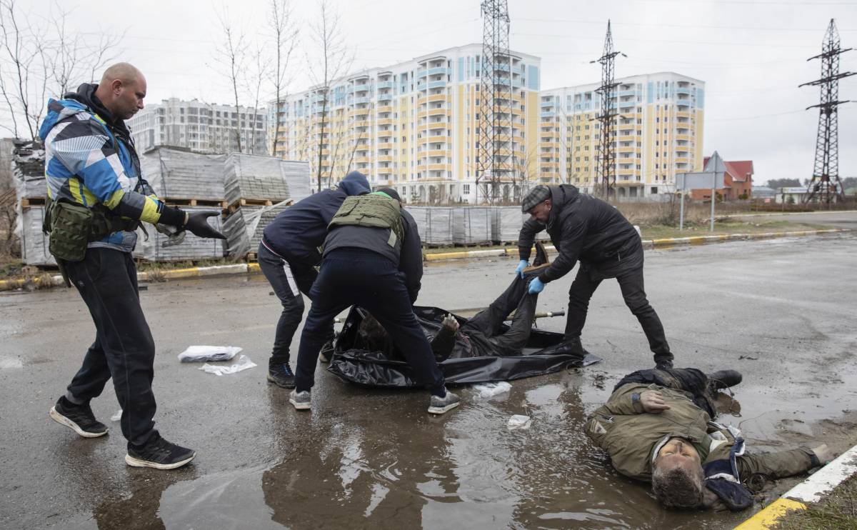 L'orrore delle "zachistka" nelle città ucraine: i rastrellamenti porta a porta
