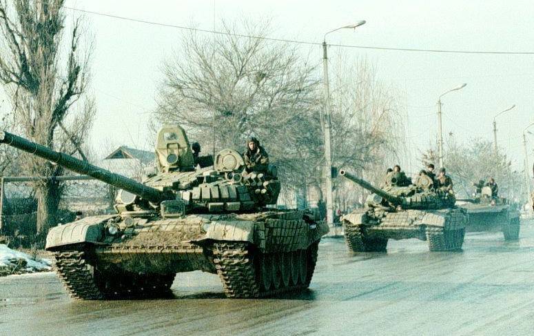 Vecchi carri armati sovietici dalla Repubblica Ceca all'Ucraina