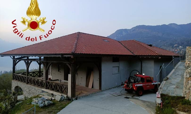 La villa dell'oligarga russo data alle fiamme sul lago di Como