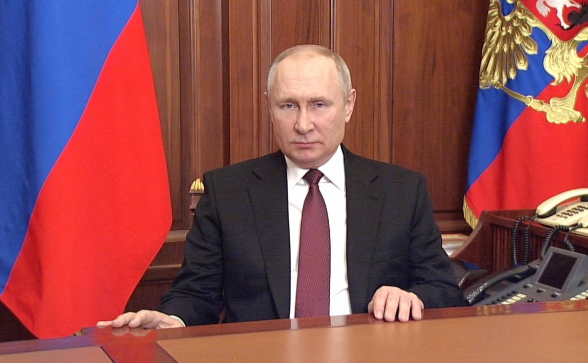 Putin canta già vittoria e annulla l'assalto ai resistenti di Azovstal. Obiettivo sul Donbass