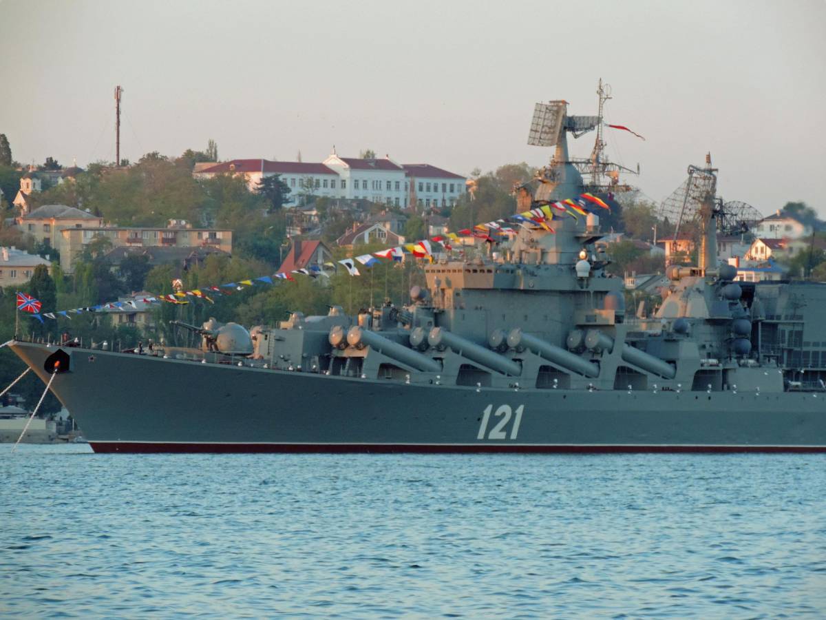 Dalle navi agli aerei, l'arsenale "sovietico" di Mosca