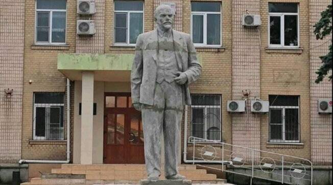 Il ritorno della statua di Lenin