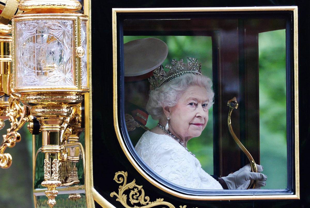 I 96 anni della regina Elisabetta: una vita leggendaria