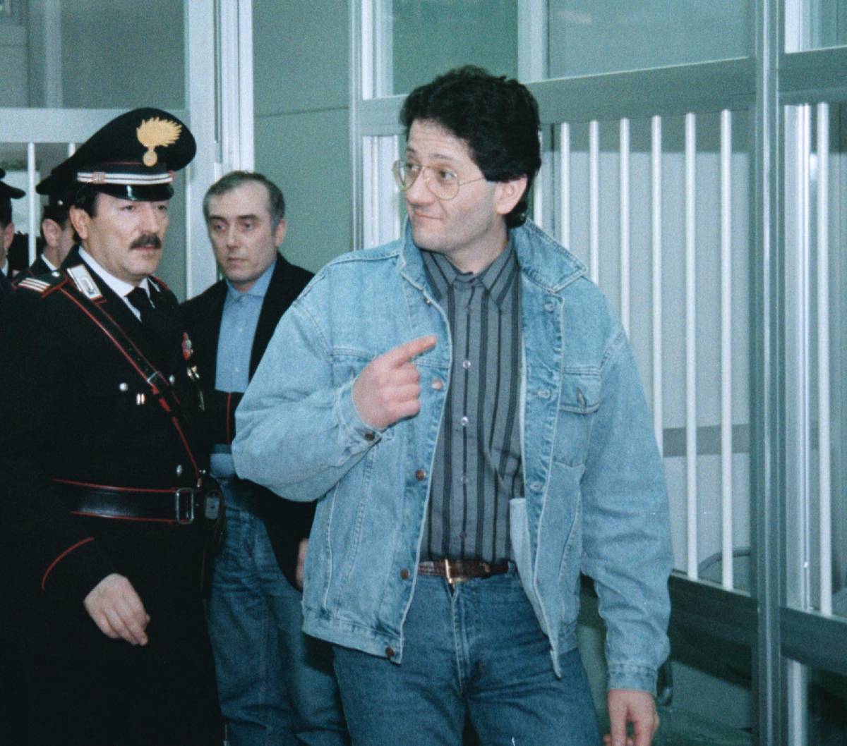 Roberto e Fabio Savi scortati dai carabinieri in tribunale