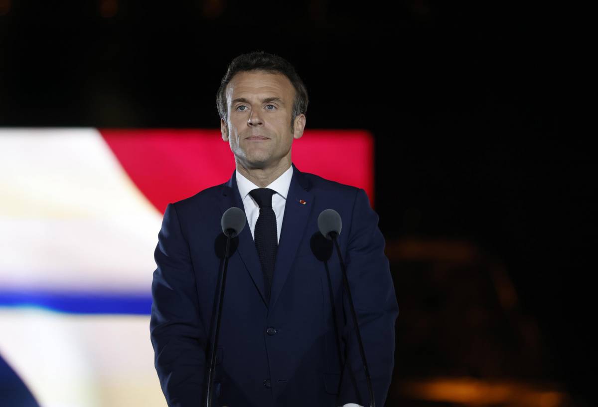 Macron cerca la "perla rara" per blindarsi alle Legislative