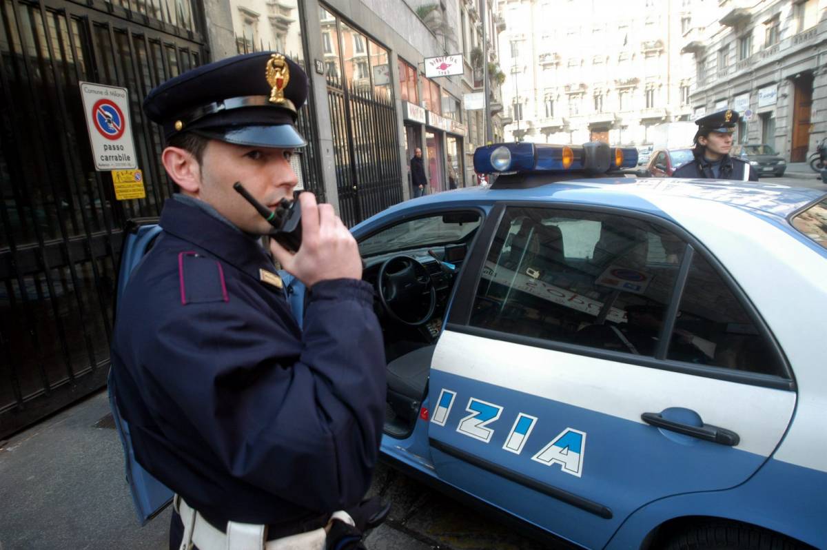 Abusa di una ragazza a Brera, arrestato