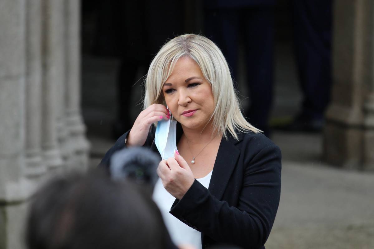 Chi è Michelle O'Neill, la donna che può mandare in crisi Boris Johnson