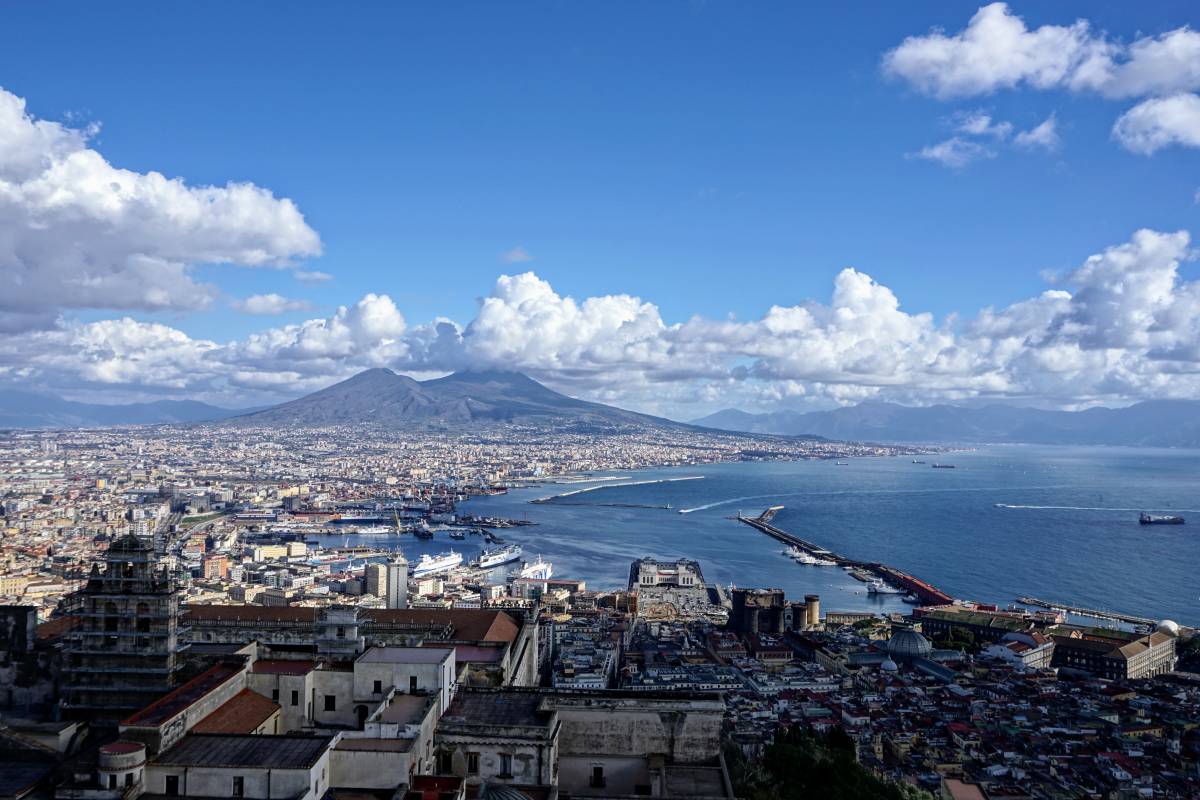 Napoli e le leggende della Bella ‘Mbriana e del Munaciello