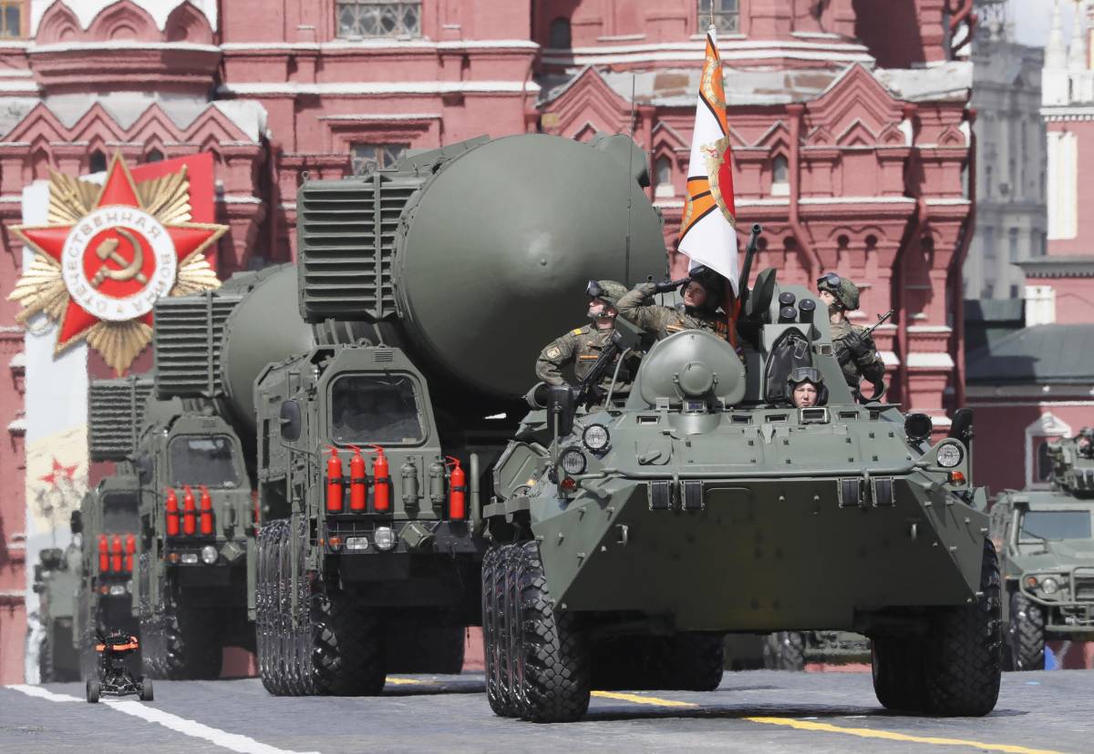 Putin mostra i muscoli: ecco i missili balistici Yars