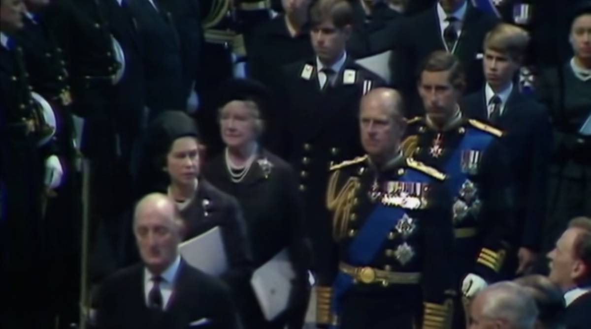 La Royal Family al funerale di Lord Mountbatten (Screen Bbc via British Documentary YouTube)