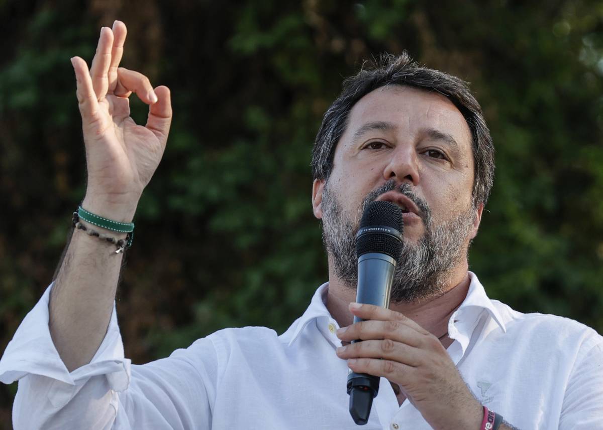 "Abbiamo pagato i voli per Mosca": scatta l'agguato contro Salvini
