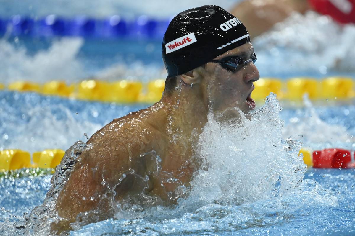 Nuoto, primo oro per l'Italia: Martinenghi trionfa nei 100 rana