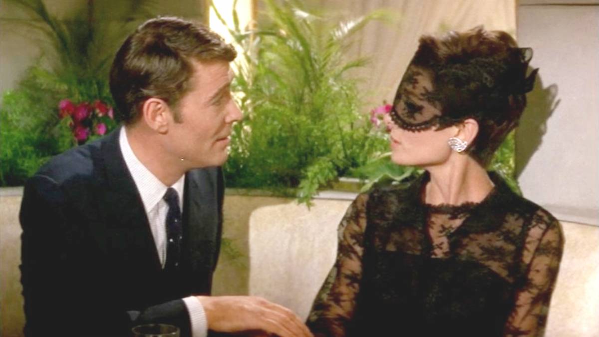 Come rubare un milione di dollari e vivere felici, attore nudo sul set del film con Audrey Hepburn