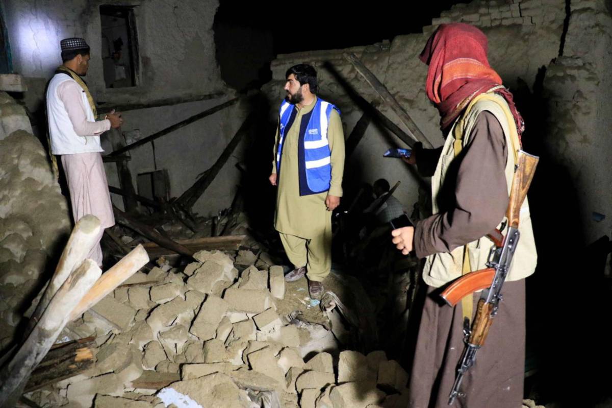 Il terremoto devasta l'Afghanistan: ecatombe da migliaia di morti e feriti