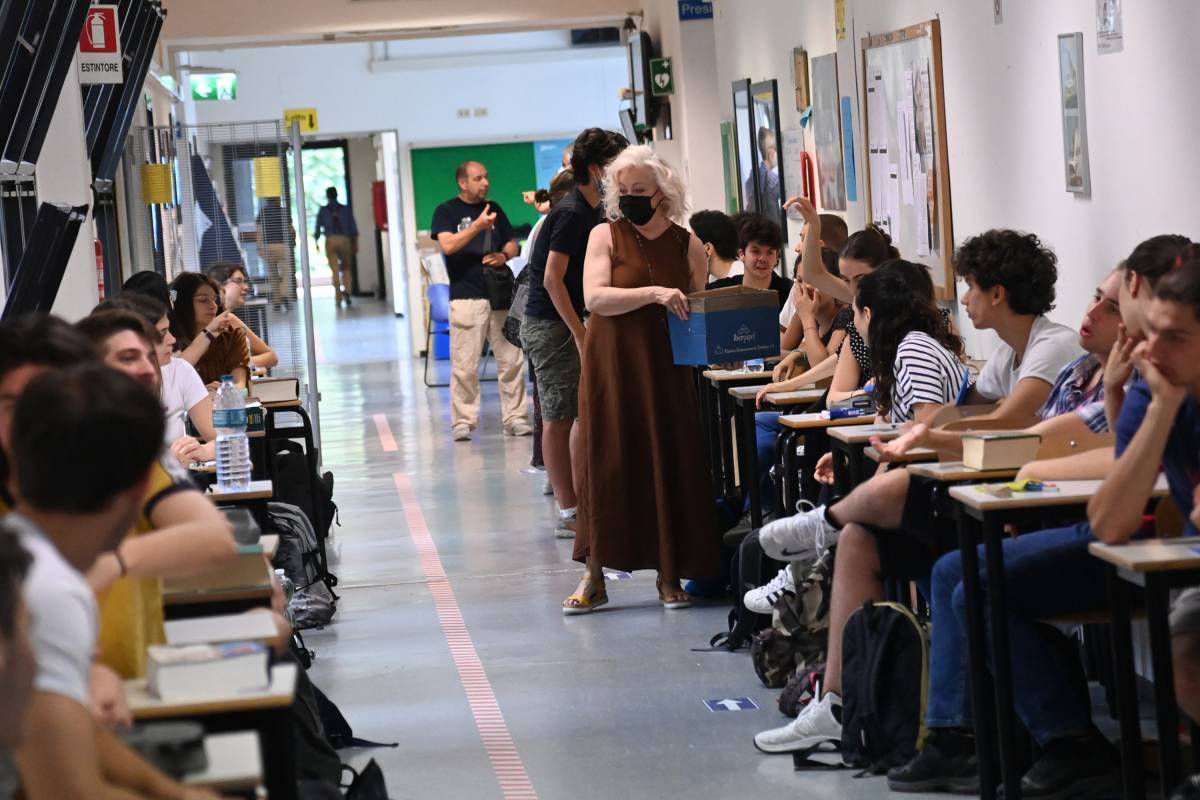"Etero, maschi, nostalgici". Danno di matto pure sulla maturità